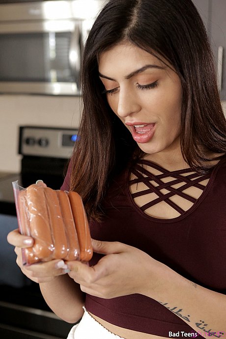 Hot young caught masturbating with wiener gets monstrous sausage in step family 3some - Image 5 of 16  in Teen category   featuring Audrey Royal, Jessica Rex 