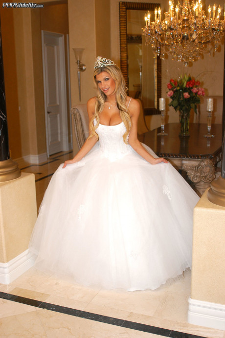 Gorgeous bride Kendall Brooks teases with plentiful cleavage in wedding gown - #1464758