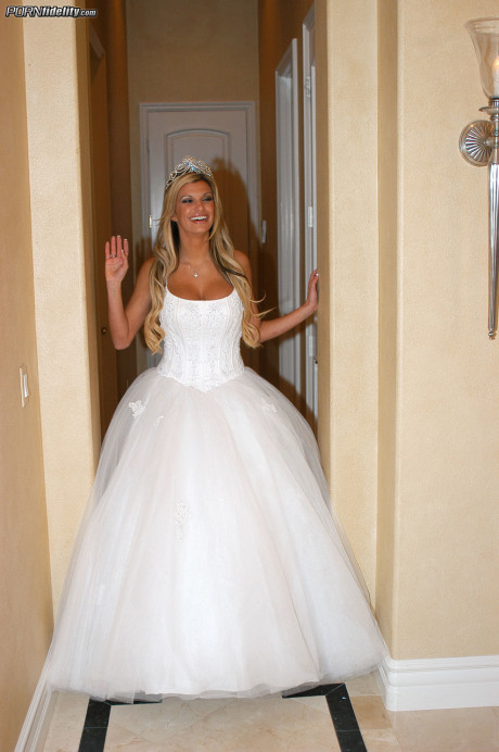 Gorgeous bride Kendall Brooks teases with plentiful cleavage in wedding gown - #1464759