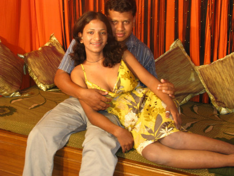 Indian MILF has her spunk covered cunt licked after being drilled