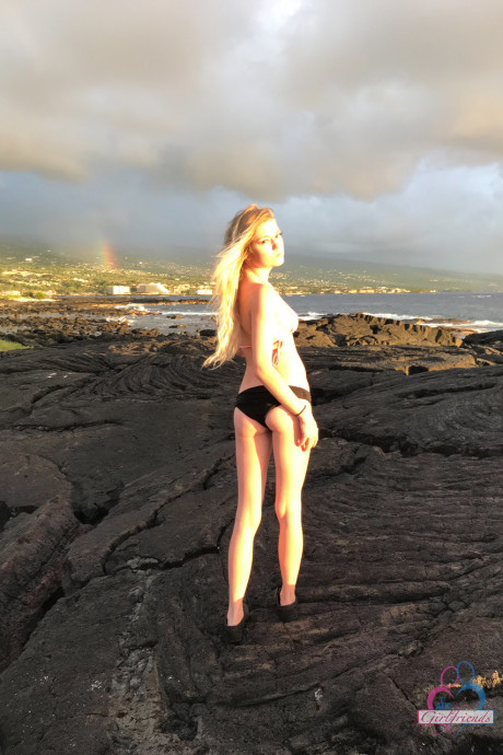 Fine babe Chloe Foster shows her skinny nude body outdoors while on vacation - #1340406