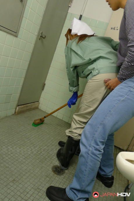 Asian cleaning slut woman with gigantic juggs Maki Koizumi sucks a rod in the bathroom - #149492