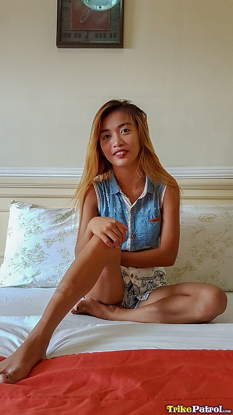Gorgeous sweet amateur Filipina Khay Del Rosario receives an unexpected facial cumshot - Image 4 of 20  in Amateur category   featuring Khay Del Rosario 