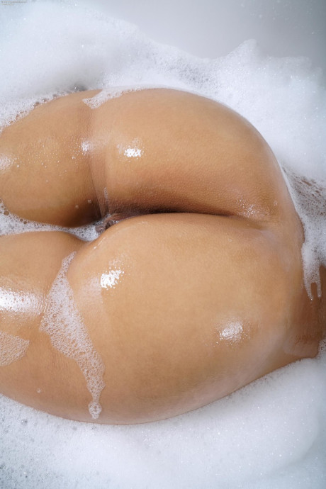 Erotic latina Demi Lopez washes her massive butt & twat in the bathtub - #1227417