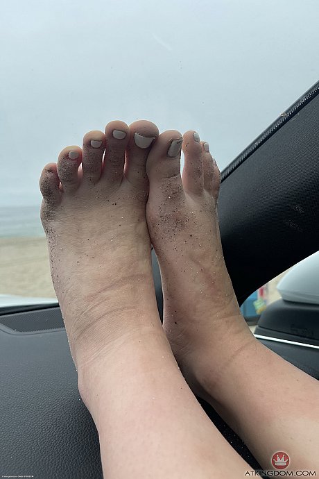 Kinky girl Macy Meadows shows her yummy twat lips up close - Image 17 of 20  in Pussy category   featuring Macy Meadows 