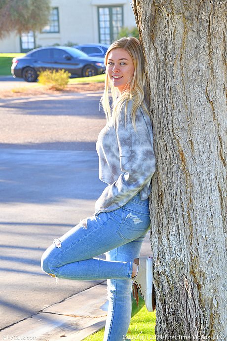 Golden-haired babe Amber gets undressed in public and shows her perfect body - Image 9 of 20  in Babe category   featuring Amber Moore 
