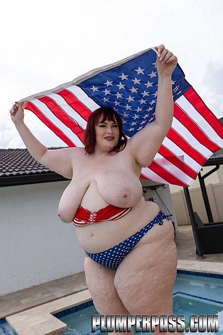 Plumper Pass starring Asstyn Martyn nude Photos - Image 1 of 10  in Outdoor category   featuring Asstyn Martyn 