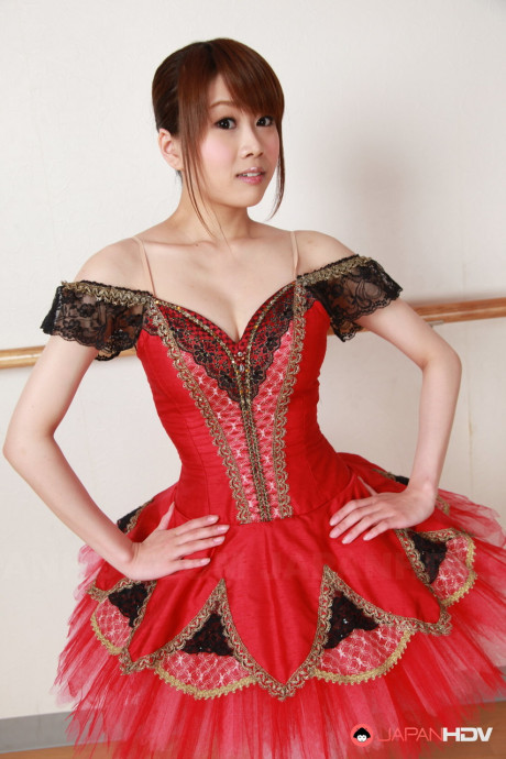 Busty Japanese ballerina Ririka Suzuki goes bare-breasted on practice - #430238