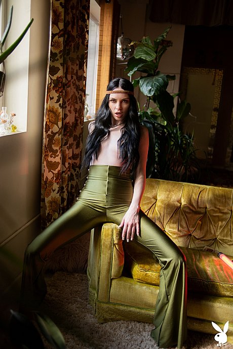 Thin babe Carissa White shows off her flawless body in a pretty striptease - Image 7 of 21  in Model category   featuring Carissa White 