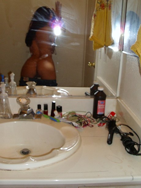 Nerdy amateur teenie Cydella strips and shows her amazing titties and behind - Image 16 of 20  in Babe category  