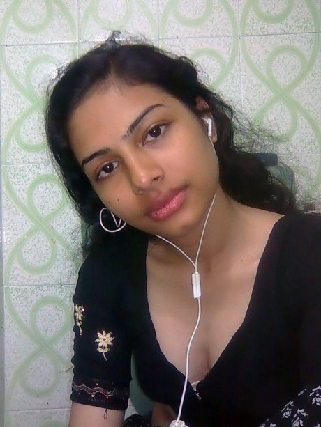Indian ex-wife listens to music while setting her natural breasts free - #80597
