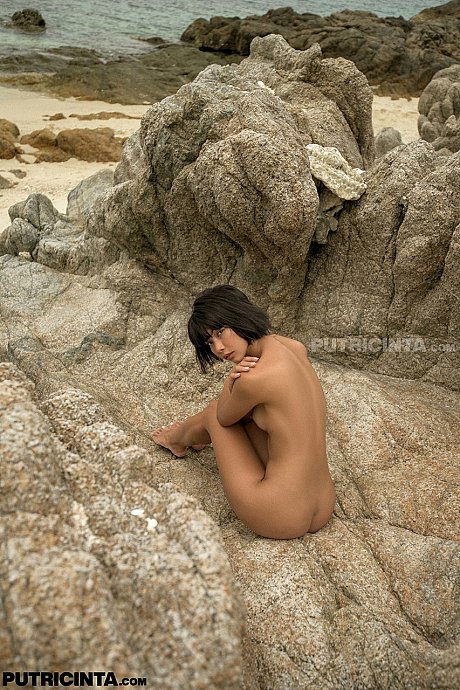 Brunette babe with small tits poses nude on the beach in a solo - Image 10 of 20  in Outdoor category   featuring Cara 