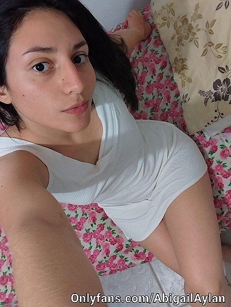 OnlyFans Abigail Aylan Abigail Aylan - Image 3 of 10  in Model category   featuring Abigail Aylan 