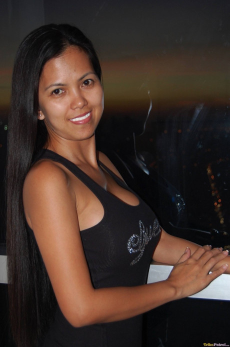 Amateur Filipina babe Leanne Pena exposes her beautiful tits and swallows a knob - #1224332