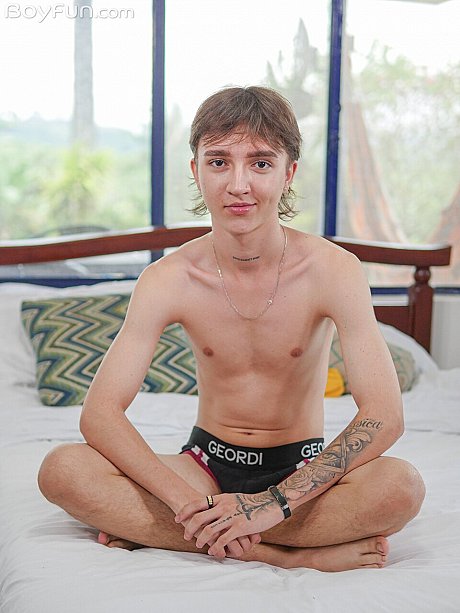 Man boy Fun featuring Jeremy Salvatore naked Gallery - Image 9 of 21  in Gay category