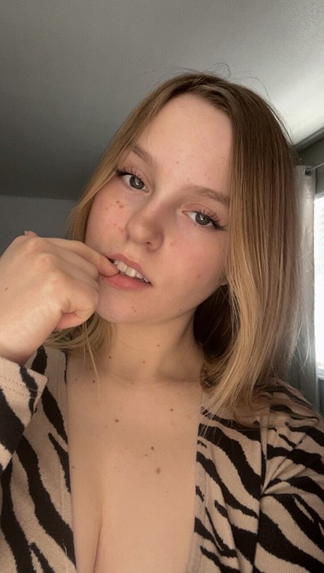 OnlyFans Madison Rose Porn Pictures - Image 9 of 11  in Ass category  