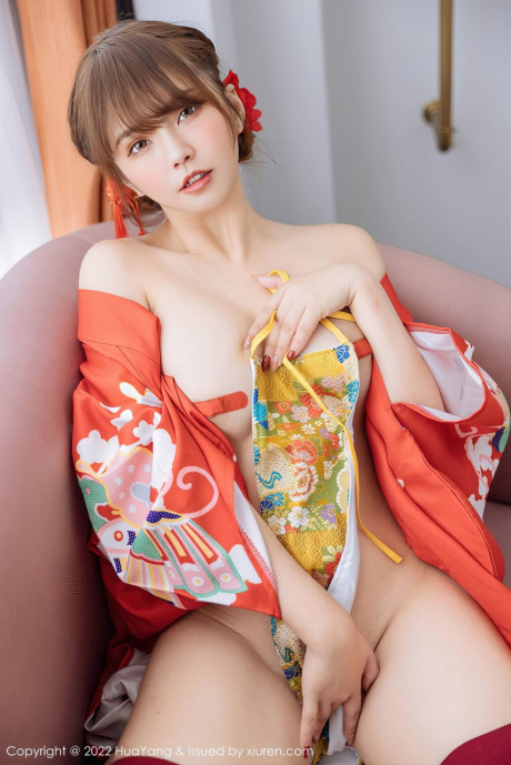 Cute asian babe Amanda Taylor exposing her natural body in a hot kimono - #1291949