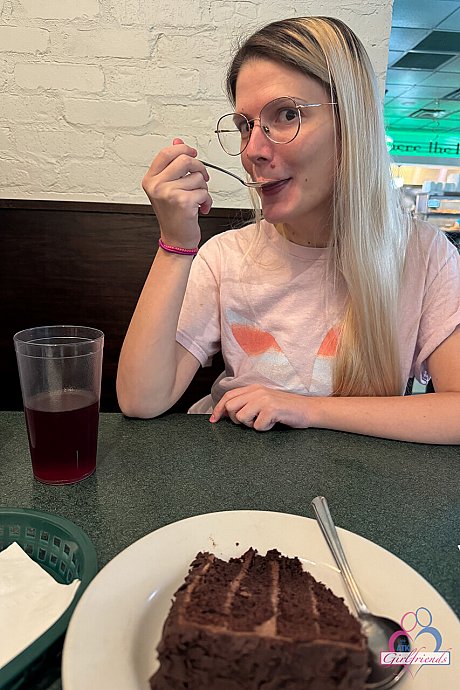 Petite amateur Riley Rose shows her pretty feet & curves in her compilation - Image 1 of 21  in Legs category   featuring Riley Rose 