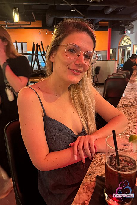 Petite amateur Riley Rose shows her pretty feet & curves in her compilation