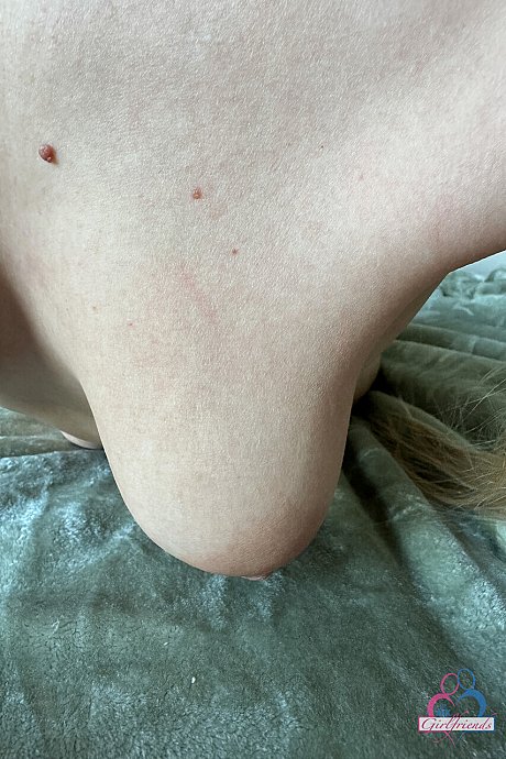 Petite amateur Riley Rose shows her pretty feet & curves in her compilation - Image 17 of 21  in Legs category   featuring Riley Rose 