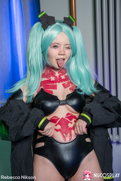 Cute cosplayer Rebecca Nikson finger spreads her cunt during solo play - #1359325