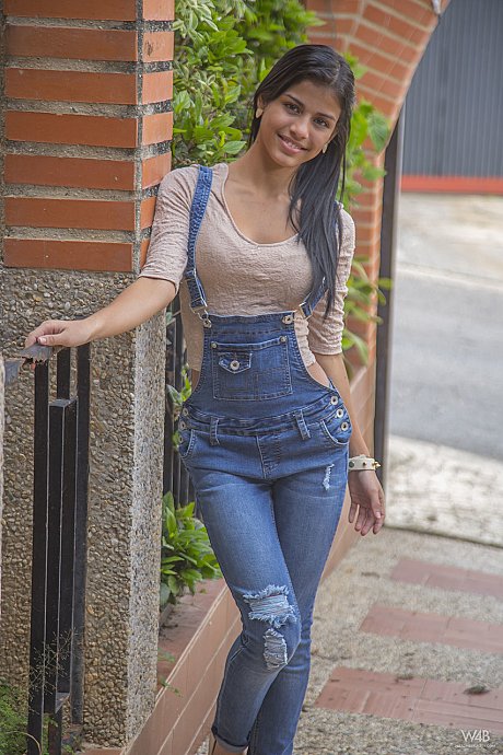 Charming latina teenie Denisse Gomez flaunts her ravishing figure in jeans - Image 12 of 20  in Outdoor category   featuring Denisse Gomez 
