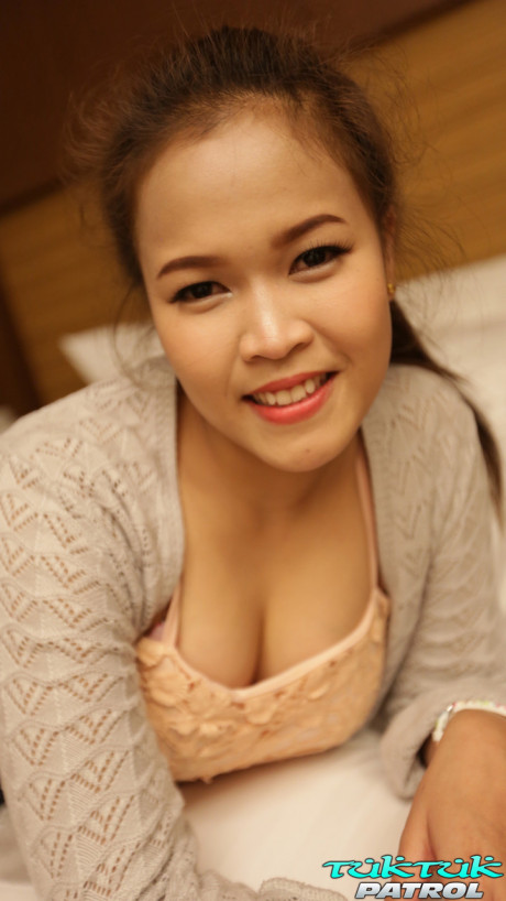 Sweet Thai babe Fang reveals her curvy body and enjoys hot POV sex - #1286072