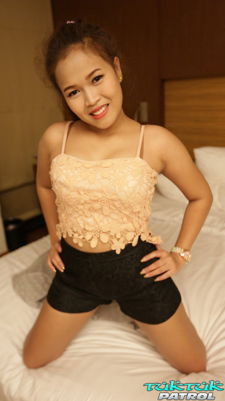 Sweet Thai babe Fang reveals her curvy body and enjoys hot POV sex - #1286073