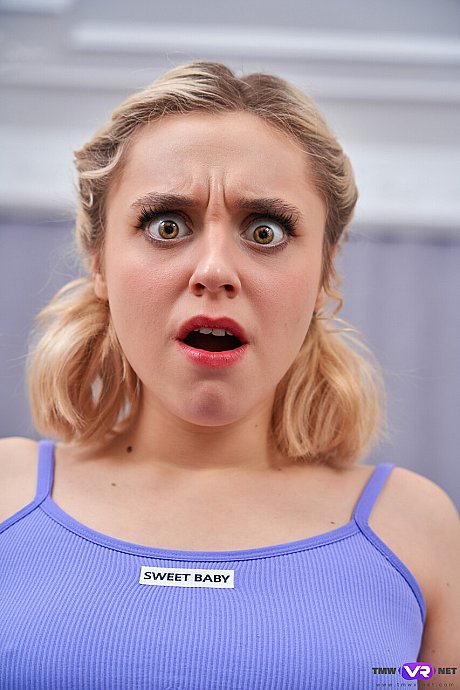 TMW VR Net Mandy Moon, Molly pretty - Image 9 of 21  in Teen category   featuring Mandy Moon, Molly Cute 