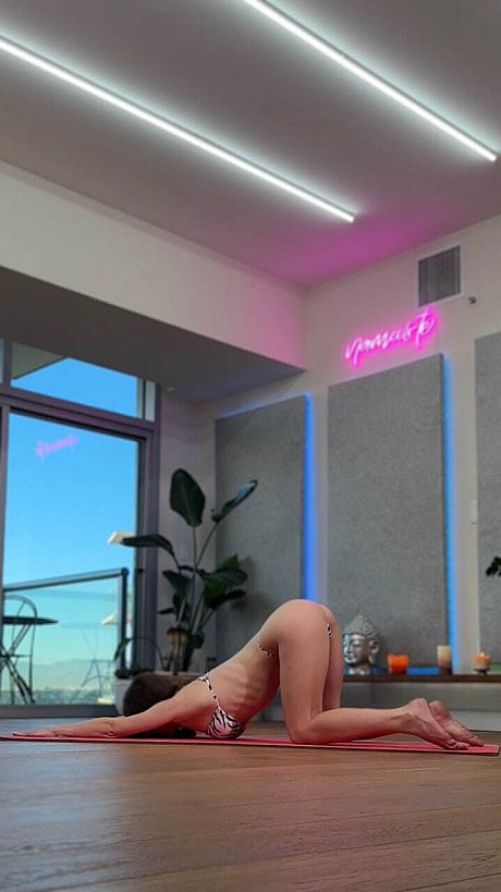 OnlyFans Mariyia featuring Mariyia naked XXX - Image 7 of 13  in Model category   featuring Mariyia 