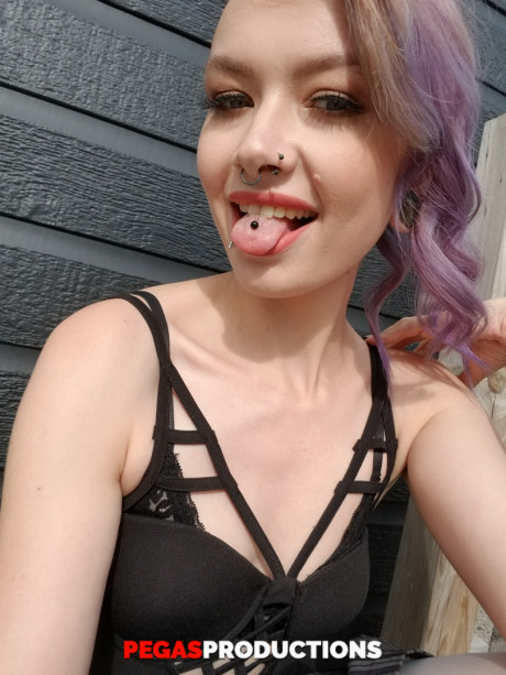 Purple-haired teenie Luna Temptress flirts with her stepbrother before stripping - #908018