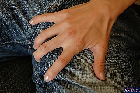 European babe Jamie Huxley enjoys the taste of a young cum - Image 2 of 16  in Pussy category   featuring Jamie Huxley 