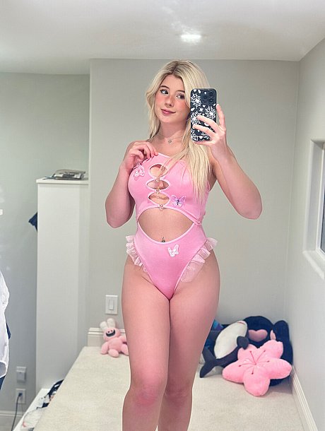 OnlyFans Yumi Puffs Porn Pictures - Image 10 of 21  in Babe category  