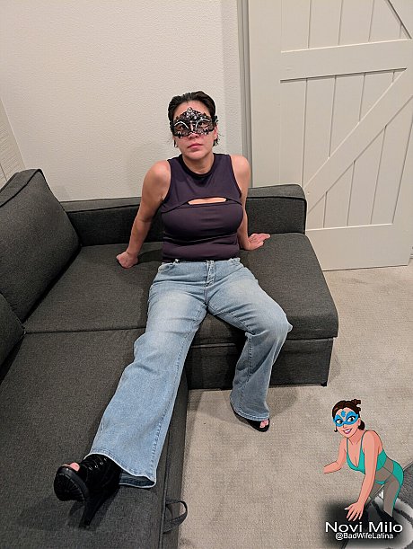 Bad wifey onlyfans model reveals her gigantic booty big boobs & tasty vagina in a solo - Image 3 of 10  in Latina category  