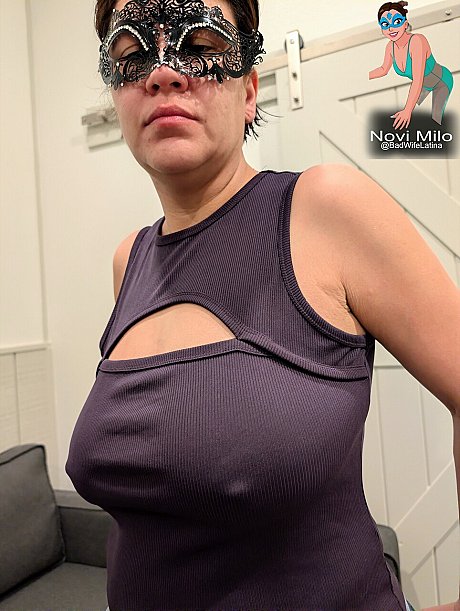 Bad wifey onlyfans model reveals her gigantic booty big boobs & tasty vagina in a solo - Image 9 of 10  in Latina category  