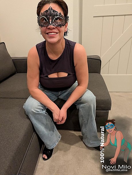 Bad wifey onlyfans model reveals her gigantic booty big boobs & tasty vagina in a solo - Image 10 of 10  in Latina category  