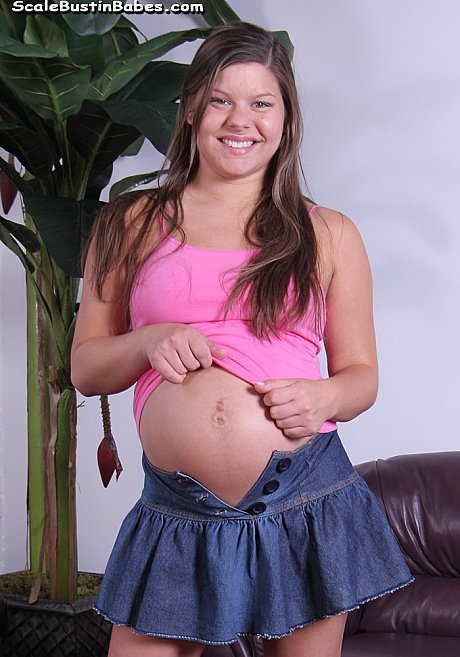 Pregnant amateur beauty Brooklyn gives a oral sex & poses with a cumshot on her face - Image 2 of 20  in Skirt category   featuring Brooklyn