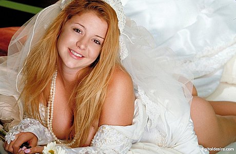 Digital Desire performed by Holly Morgan nude Gallery - Image 17 of 21  in Ass category   featuring Holly Morgan 