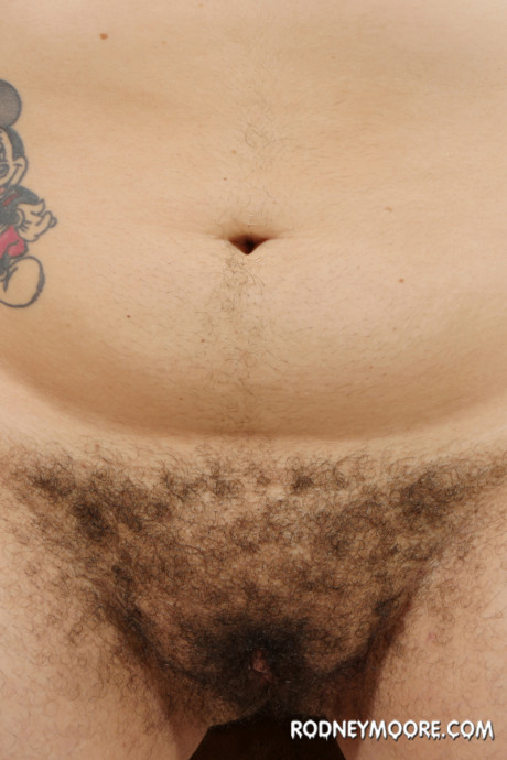 Chubby amateur Scarlett exposes her silky armpits and twat in a solo show - #1128897