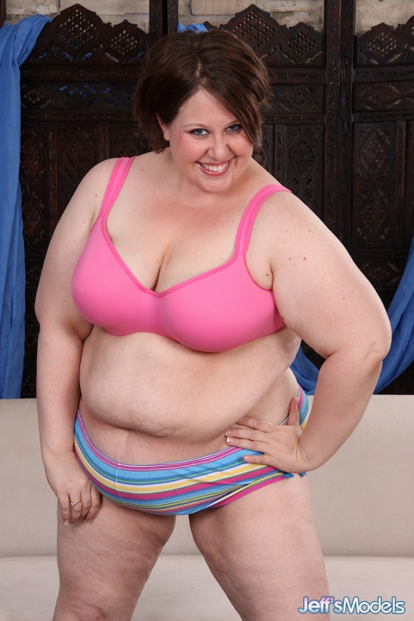 BBW Khloe Kanyon licks a monstrous cock & takes a cumshot on her large breasts after sex - #1540653
