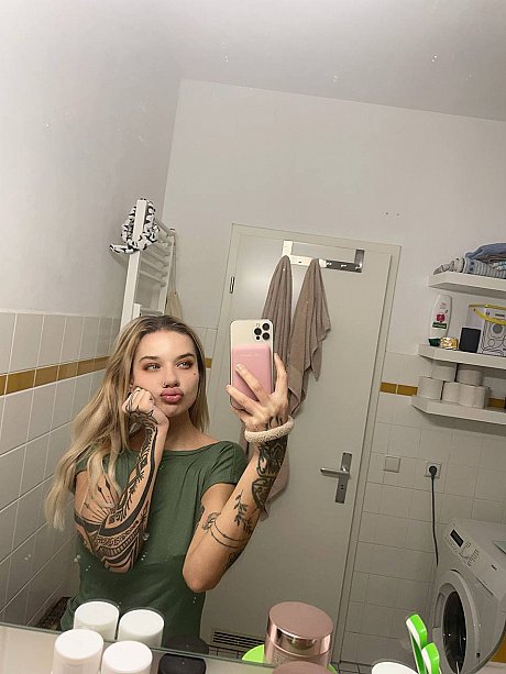 OnlyFans Alt Barb1e Alt Barb1e - Image 1 of 10  in Teen category   featuring Alt Barb1e 