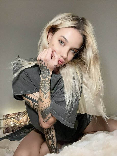 OnlyFans Alt Barb1e Alt Barb1e - Image 8 of 10  in Teen category   featuring Alt Barb1e 