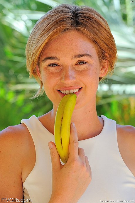 Sexy tasty amateur babe Jodi inserts Ben Wa balls and a banana into her pussy - Image 13 of 21  in Masturbation category   featuring Jodi Taylor 