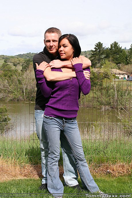 Stunning amateur babe Ruby gives Tommy D a nice massage & gets drilled - Image 4 of 19  in Gay category  