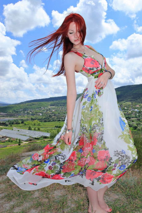 Glam babe Nalli A doffs her colorful dress to show her wonderful bush outdoors - #1024315