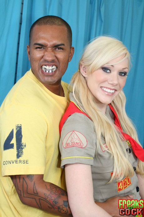 Cute yellow-haired Samantha Sin stripping off uniform to fuck a chunky dick - #1398310
