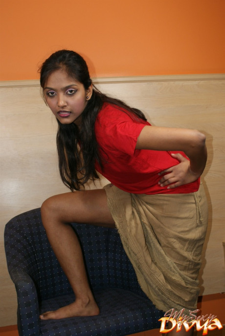 Indian solo model flashes her upskirt underwear while eating an orange - #341519