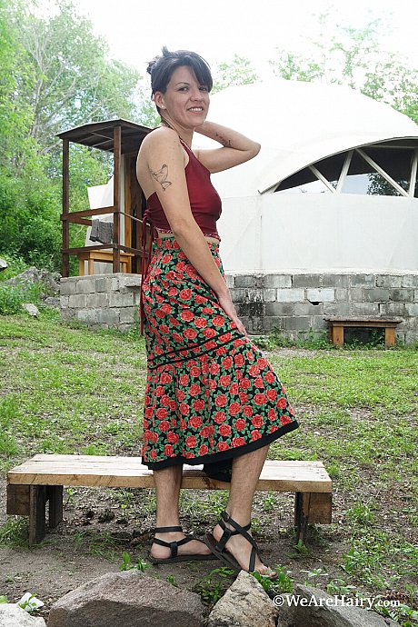 We Are hairy performed by Mora H Hot Porn Pics - Image 1 of 21  in Amateur category   featuring Mora H 