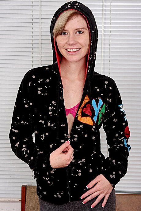 ATK Archives featuring Kelly Klass undressed Photos - Image 2 of 21  in Big Clit category   featuring Kelly Klass 