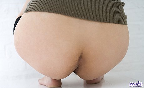 Japanese young Misaki Mori exposes herself while changing her clothing - Image 7 of 16  in Close Up category   featuring Misaki Mori 